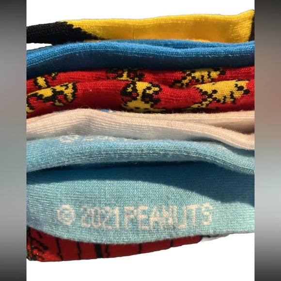 New PEANUTS Ladies 5 Pair No Show Socks SNOOPY, CHARLIE BROWN, LUCY WOODSTOCK - Picture 7 of 7